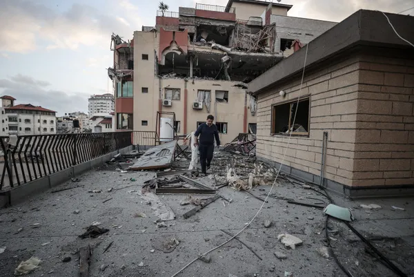 israil-ordusu-gazzeye-saldirdi-aralarinda-kadin-ve-cocuklarin-bulundugu-12-kisi-hayatini-kaybetti-1683607410601.jpg İsrail ordusu Gazze'ye saldırdı! Aralarında kadın ve çocukların bulunduğu 12 kişi hayatını kaybetti - 5