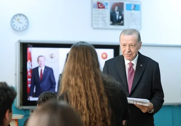 baskan-erdogandan-ogretmen-adaylarina-guzel-haber-atamalari-surdurecegiz-1686942448484.jpg Başkan Erdoğan'dan öğretmen adaylarına güzel haber: Atamaları sürdüreceğiz - 8