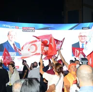 Tatar destekçileri sokaklara akın ediyor