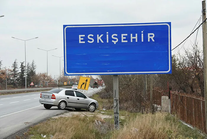 Şehir tabelalarında yeni dönem: Nüfus ve rakım gitti, adları kaldı! Sosyal medyada merak konusu oldu - 1