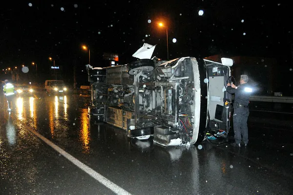 Kayseri'de işçi servisi devrildi: 19 yaralı - 2
