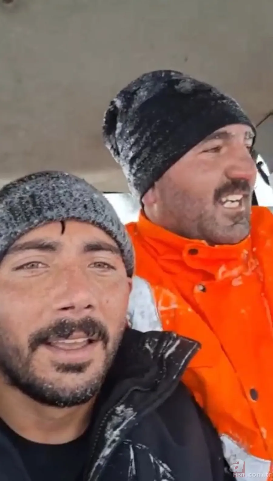 Dev kar kütleleri iş makinelerini yuttu! Ardahan-Artvin yolunda korku dolu anlar 6