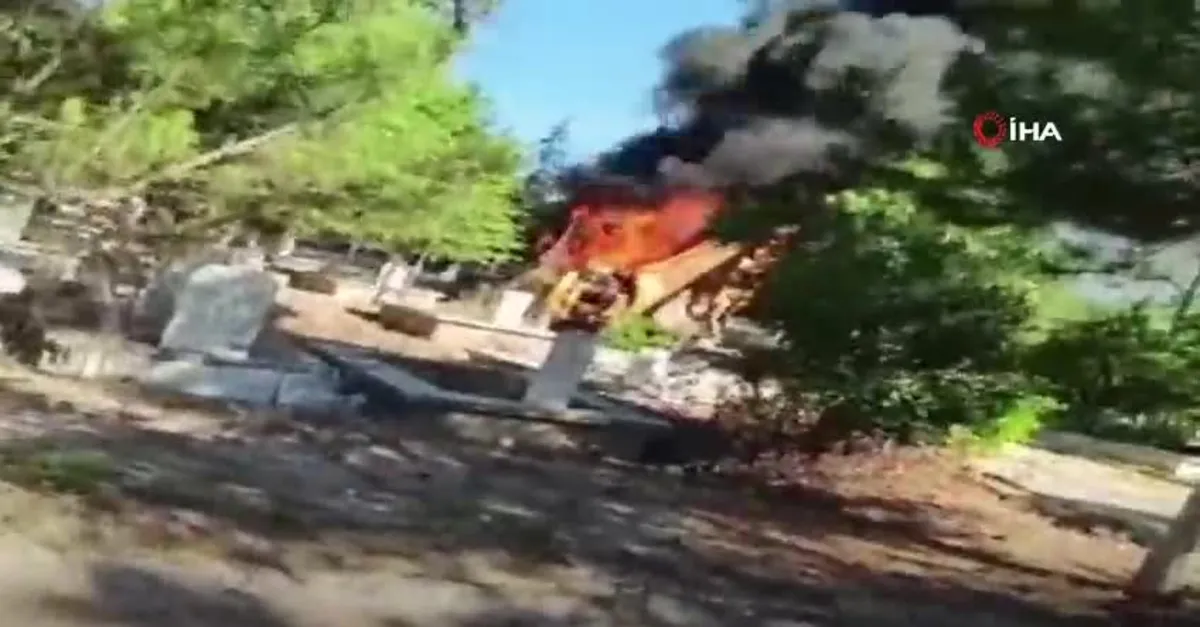 Mezarlıkta alev alev böyle yandı