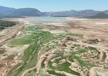 İzmir'de su krizi büyüyor! Vatandaştan İZSU'ya tepki: Akılları başlarına yeni geldi