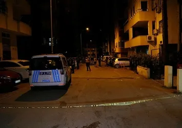 Adana'da sokak ortasında silahlı kavga!