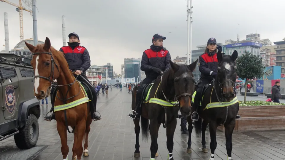 İstanbul'da yılbaşı tedbirleri! Atlı polisler ilk kez görev yapacak!