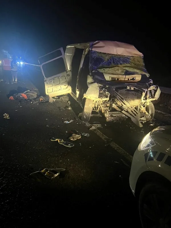 son-dakika-ankarada-trafik-kazasi-21-yarali-1673473953986.jpg Ankara'da trafik kazası: 21 yaralı - 1