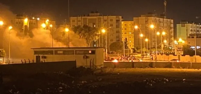 Libya halkı Bingazi’de sokağa dökülerek Hafter’i protesto etti