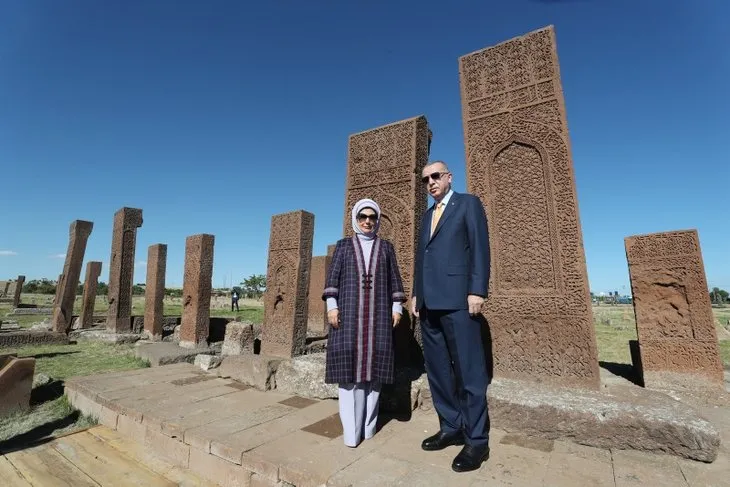 Başkan Erdoğan Bitlis'te! Ahlat Gençlik Merkezi'nin açılışını yaptı