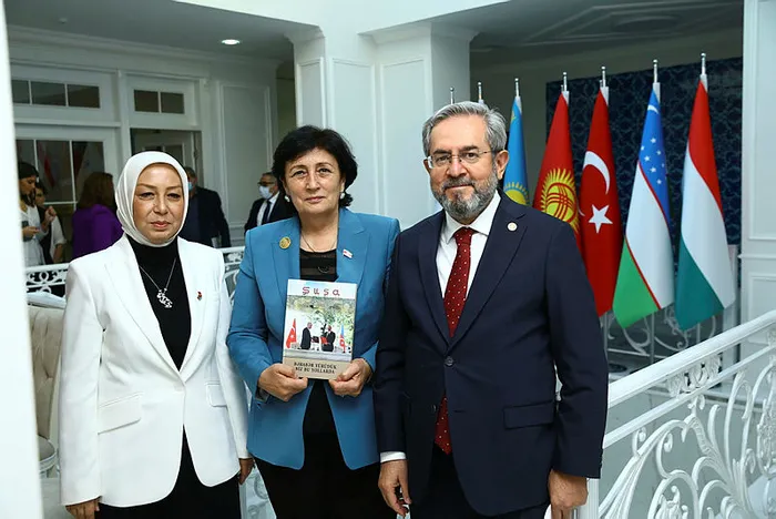 Başkan Erdoğan ve İlham Aliyev’in ortak faaliyetleri "Beraber Yürüdük Biz Bu Yollarda" kitabında bir araya getirildi - 2