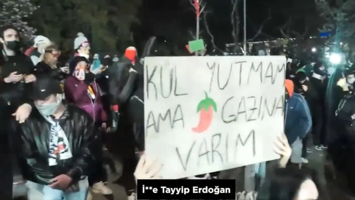 Saraçhane vandalları yine haddi aştı! Başkan Erdoğan'a alçak sözler: Hakaret ettiler