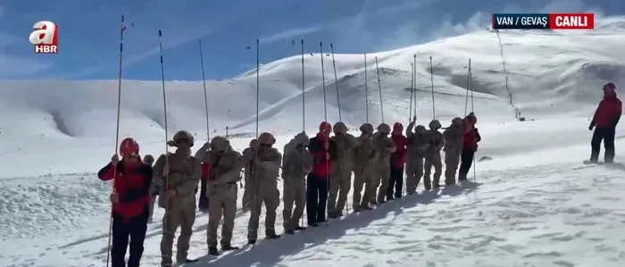 vanda-nefes-kesen-cig-tatbikati-a-haberde-jak-timleri-ve-komandolar-teyakkuzda-1770713293721.jpeg Van'da nefes kesen çığ tatbikatı A Haber'de: JAK timleri ve komandolar teyakkuzda - 2