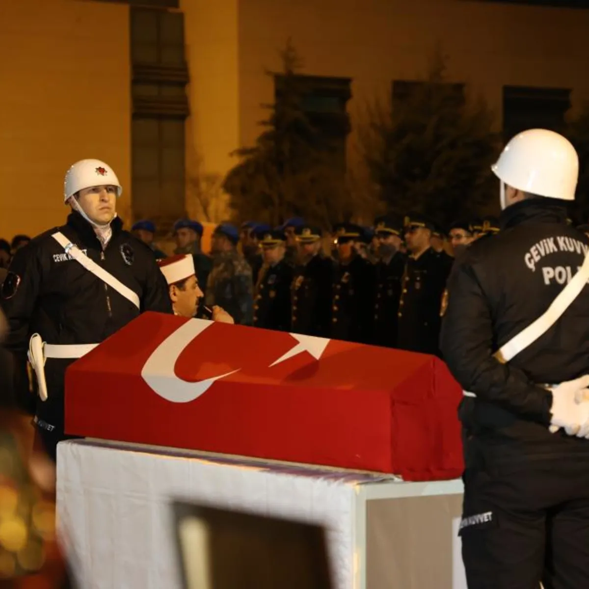 Şehit polis Seçkin Yalçın'ın naaşı memleketi Elazığ'a getirildi