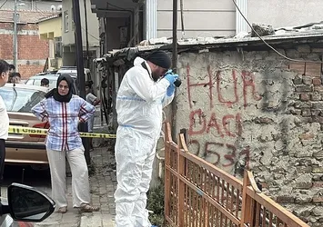 İstanbul’da korkunç olay! Yumurta çırpan arkadaşının boğazını kesti