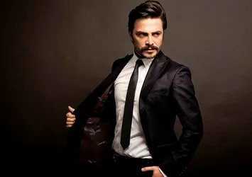 Ahmet Kural ile Hadise yakınlaştı