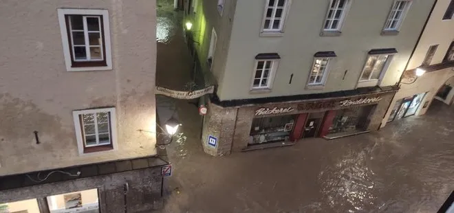Avusturya’da afet: Kasaba sele teslim oldu
