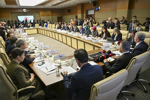 isvecin-nato-uyeligi-ile-ilgili-karar-ertelendi-1700144711801.jpg İsveç'in NATO üyeliği ile ilgili karar ertelendi - 3