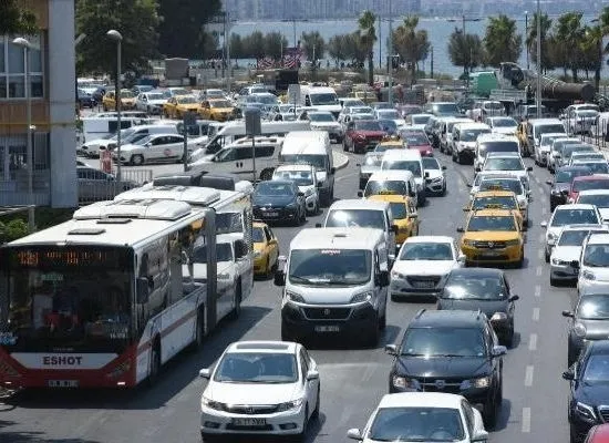CHP’li İzmir Belediye Başkanı Tunç Soyer’den garip öneri: Trafiği azaltmak için trafiğe çıkmayın