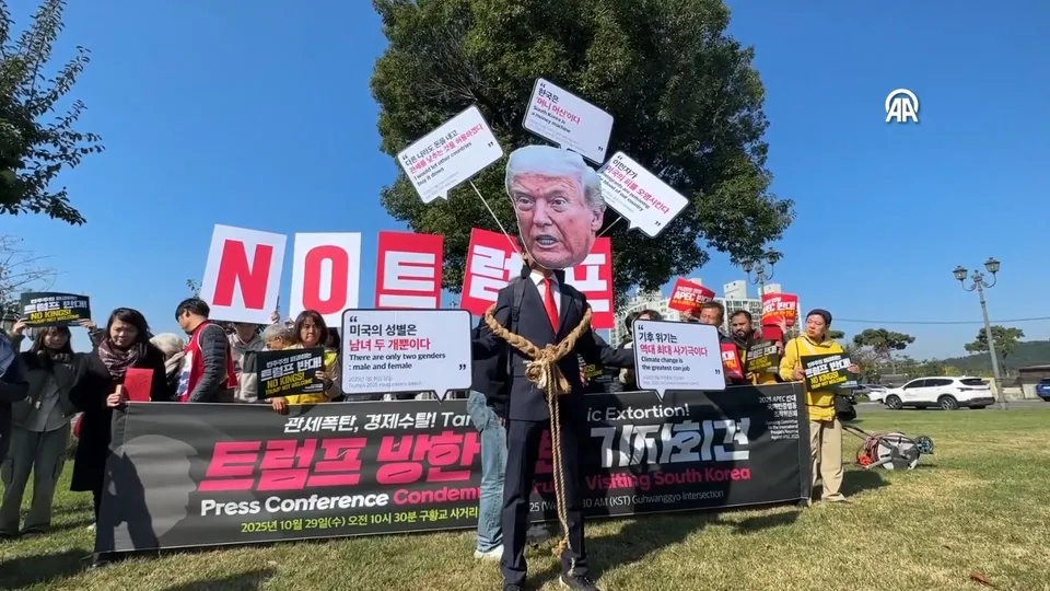 Güney Kore’de Trump karşıtı gösteri düzenlendi