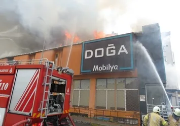 İstanbul Ataşehir'de fabrika yangını