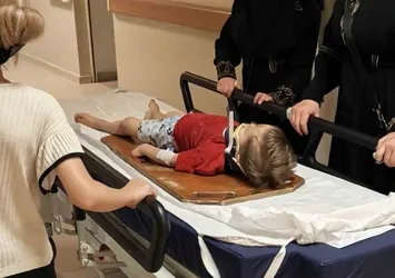3'üncü kattan düşen Elif, ağır yaralandı