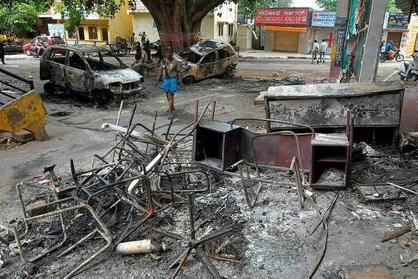 Hindistan'da Hz. Muhammed'e yönelik aşağılık mesaj! Protestolarda 3 kişi vefat etti - 2