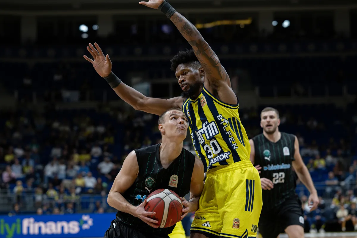 fenerbahce-tarfin-sahasinda-biotekno-korfez-basketi-85-84lik-skorla-gecti-1791130963154.jpg Fenerbahçe Tarfin son saniyelerde nefes aldı! Larkin ilk maçına çıktı - 2