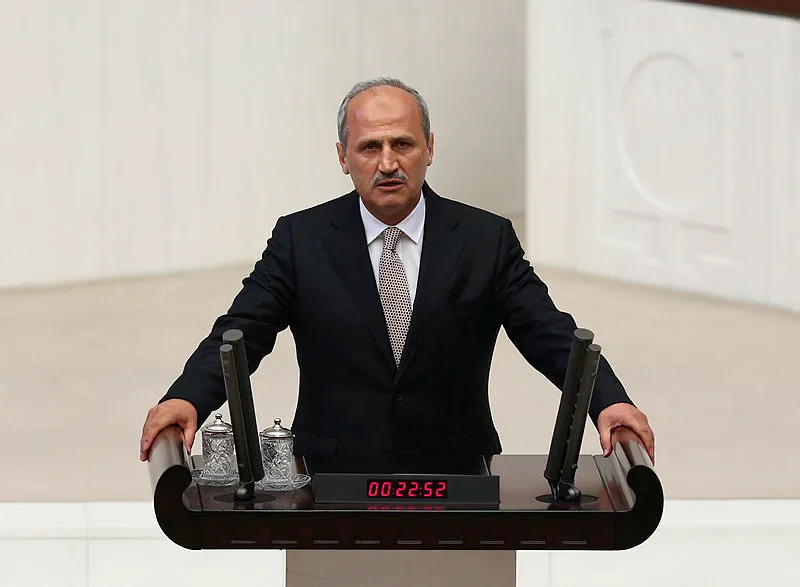 Yeni bakanlar Meclis'te yemin etti