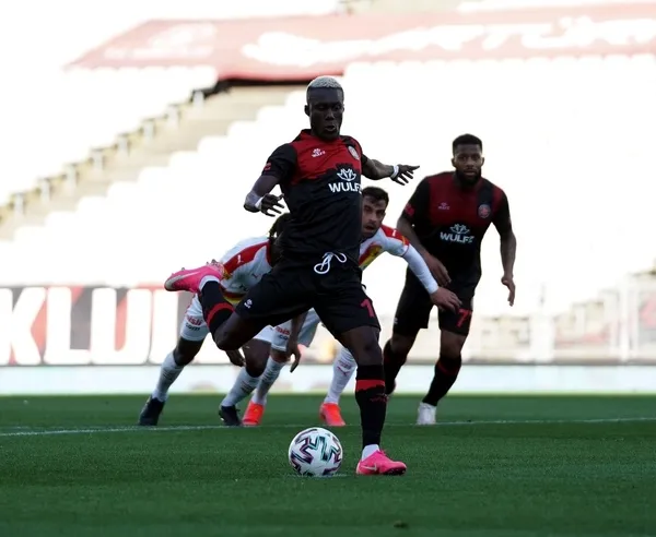 İstanbul’da 2 gol 1 puan... Karagümrük 1-1 Göztepe MAÇ SONUCU ÖZET
