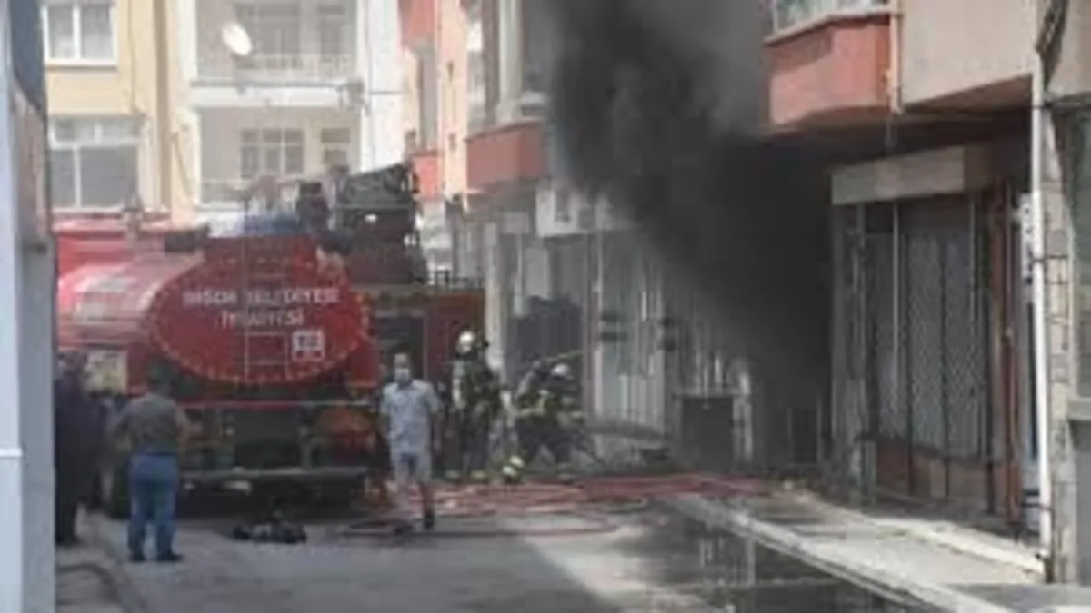 Niğde'de beyaz eşya deposu yandı