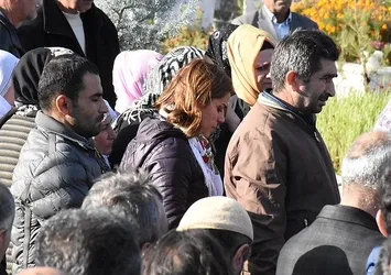 Yine HDP yine terörist cenazesi