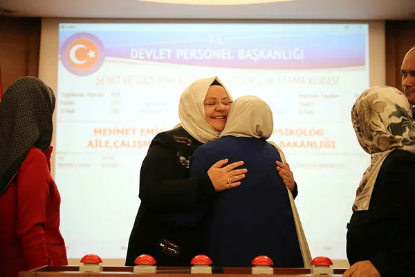 Kamuya 425 şehit yakını ve gazi atandı - 3