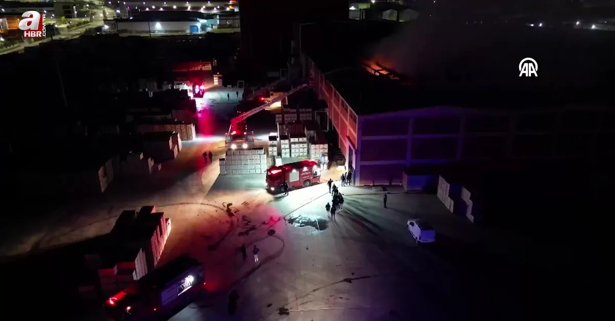Manisa'da granit fabrikasında çıkan yangın söndürüldü