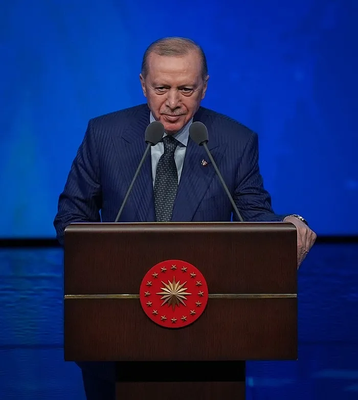 baskan-erdogandan-ozel-ve-yavasa-elestiri-beceriksizler-korosu-ankarayi-susuzluga-mahkum-etti-1768483314081.jpeg Başkan Recep Tayyip Erdoğan (AA)