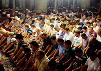 Yenikapı'da 313 bin kişiyle teravih