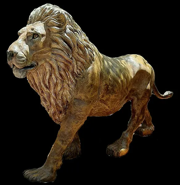 Fatih Terim evine aslan heykeli yaptırdı