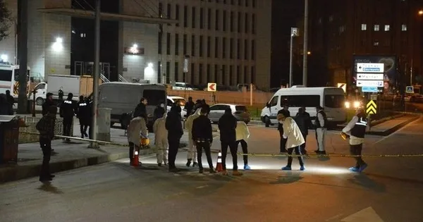 1640341202168.jpeg Son dakika: AK Parti ilçe binasının önüne bomba bırakıldı! Yakalanarak gözaltına alındı - 3