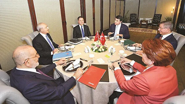 aksenere-cumhurbaskanligi-adayligi-soruldu-kadindan-imam-olmaz-ondan-aday-degilim-1660238708499.jpg Akşener'e cumhurbaşkanlığı adaylığı soruldu: Kadından imam olmaz ondan aday değilim - 3