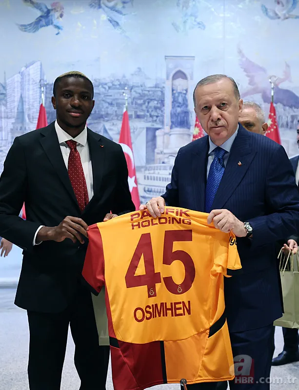 Başkan Erdoğan Galatasaray'ı kabul etti! Osimhen formasını hediye etti 2