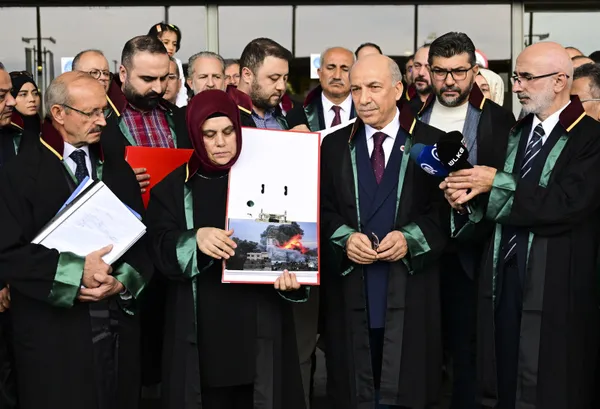 İşgalci İsrail Gazze'de mazlumları katlediyor! Türk hukukçular adalet arayışında! 3 klasörlük delil Lahey'e gidiyor - 5