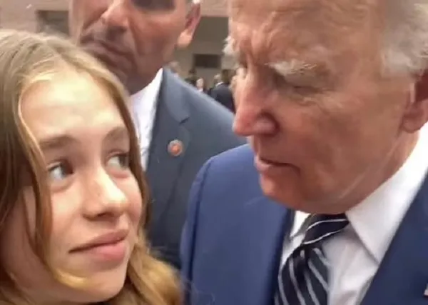 ABD Başkanı Joe Biden’dan küçük kıza tuhaf yaklaşım! Akıllara pedofili iddiasını getiren sözler