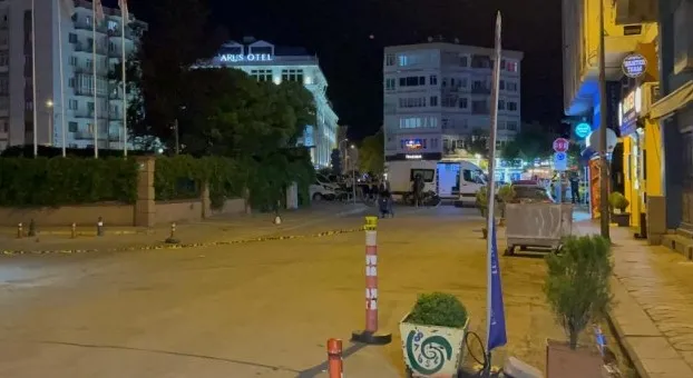eskisehirde-supheli-canta-panigi-ekipler-harekete-gecti-1719353115474.jpg Eskişehir'de şüpheli çanta paniği! Ekipler harekete geçti - 2