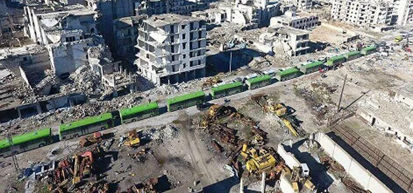 Halep'te tahliye konvoyu yeniden yola çıktı