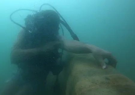 Dalgıçlar su altında öyle bir şey buldu ki... Görenler gözlerine inanamadı