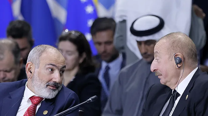 ermenistanda-pasinyana-darbe-girisimi-ust-duzey-ruhbanin-arkasinda-oldugu-plan-engellendi-1750847282402.jpg Azerbaycan Cumhurbaşkanı İlham Aliyev ve Ermenistan Başbakanı Nikol Paşinyan (Arşiv)