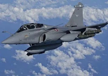 Hint savaş uçakları Pakistan'ı bombaladı!