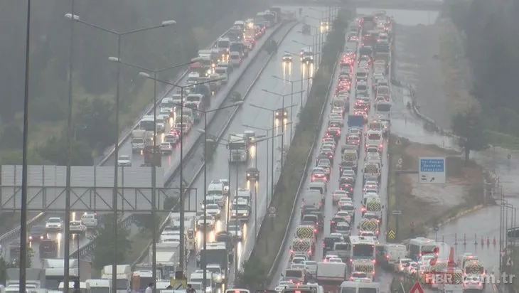 Tedbirler artırıldı! İstanbul çıkışında 65 yaş üstü trafiği