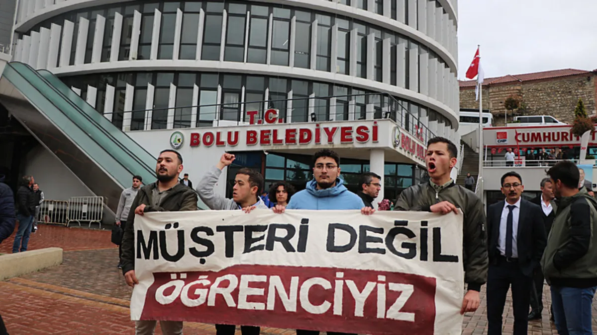 Bolu'da ulaşım zammı protestosu! Öğrenciler isyan etti...