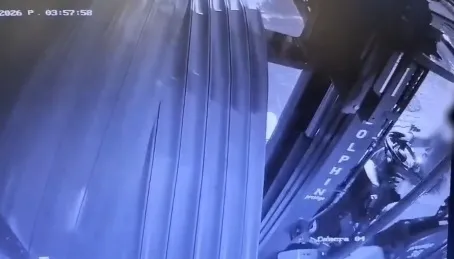 kayseride-film-gibi-soygun-forkliftle-kuyumcu-soyup-esekle-kacti-1770741648483.jpg Kayseri’de film gibi soygun: Forkliftle kuyumcu soyup eşekle kaçtı - 2