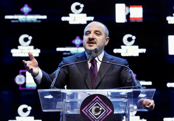 sanayi-ve-teknoloji-bakani-mustafa-varanktan-son-bir-yilda-30-bin-yazilimci-ulkeden-gitti-iddialarina-tepki-1669805135788.jpg Sanayi ve Teknoloji Bakanı Mustafa Varank'tan "Son bir yılda 30 bin yazılımcı ülkeden gitti" iddialarına tepki - 4